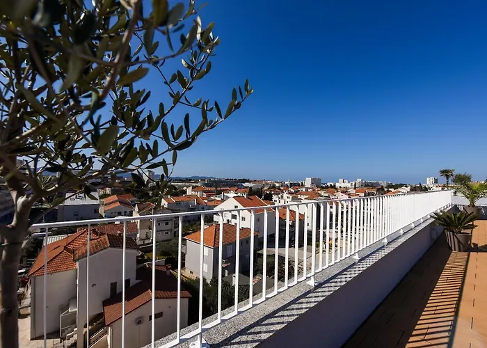 Daire Sunset Penthouse With Spectacular View And Jacuzzi
