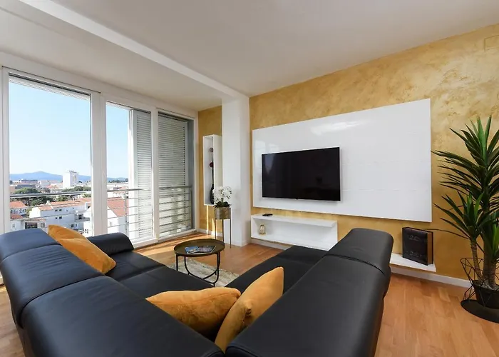 Daire Sunset Penthouse With Spectacular View And Jacuzzi