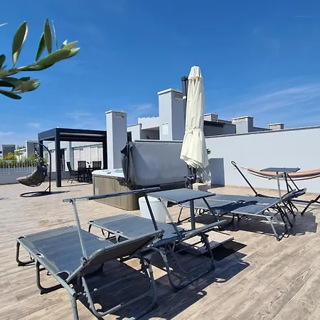 Sunset Penthouse With Spectacular View And Jacuzzi Lägenhet