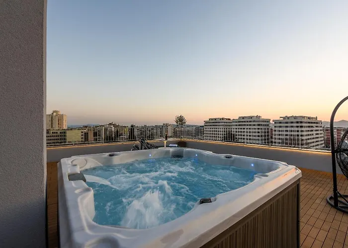 Sunset Penthouse With Spectacular View And Jacuzzi アパート ザダル