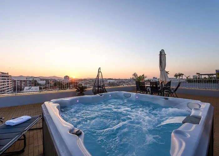 Sunset Penthouse With Spectacular View And Jacuzzi アパート ザダル