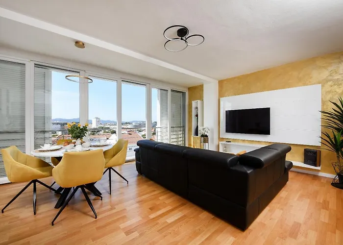 Sunset Penthouse With Spectacular View And Jacuzzi アパート ザダル