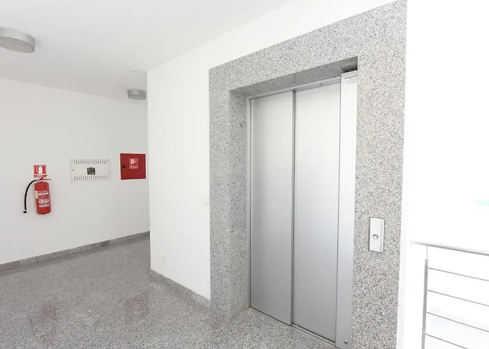 アパート Sunset Penthouse With Spectacular View And Jacuzzi ザダル