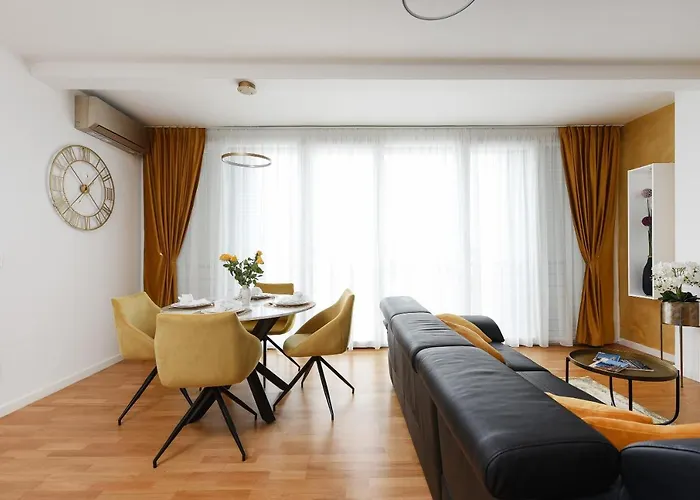 アパート Sunset Penthouse With Spectacular View And Jacuzzi ザダル