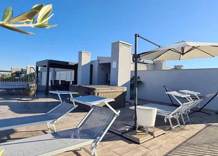 Sunset Penthouse With Spectacular View And Jacuzzi Appartamento Zara