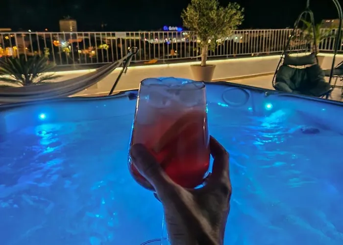 Sunset Penthouse With Spectacular View And Jacuzzi ザダル