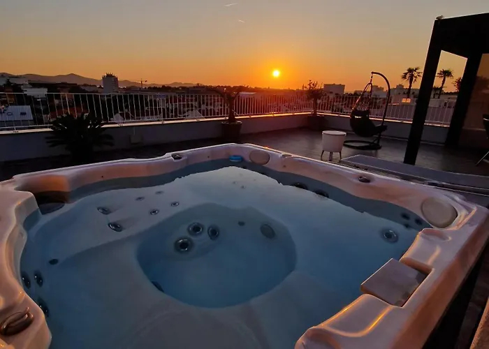 Sunset Penthouse With Spectacular View And Jacuzzi ザダル