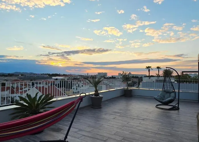 Sunset Penthouse With Spectacular View And Jacuzzi Appartamento