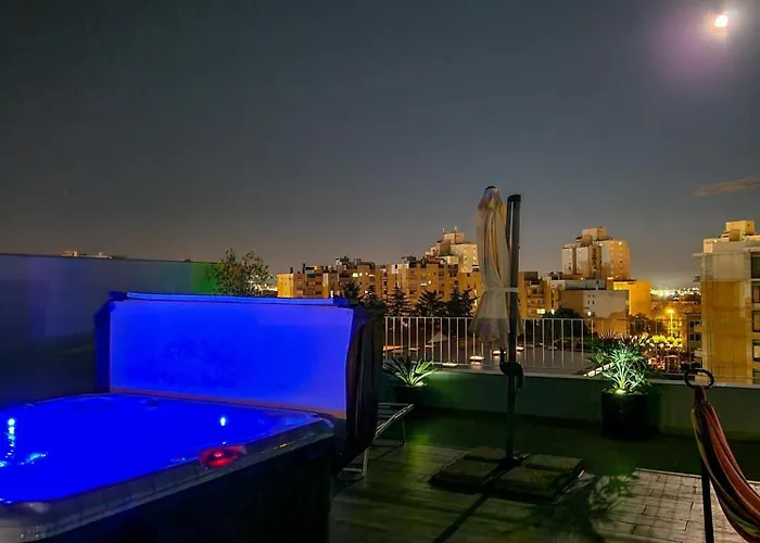 Sunset Penthouse With Spectacular View And Jacuzzi アパート ザダル