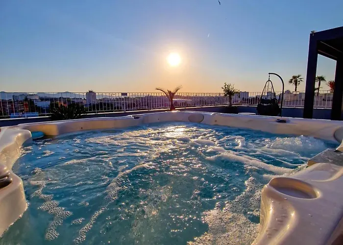 Sunset Penthouse With Spectacular View And Jacuzzi * ザダル