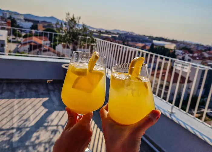 アパート Sunset Penthouse With Spectacular View And Jacuzzi ザダル